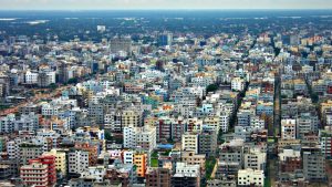 বড় হচ্ছে ঢাকা শহর, কিন্তু তা বাড়ছে অপরিকল্পিতভাবে।