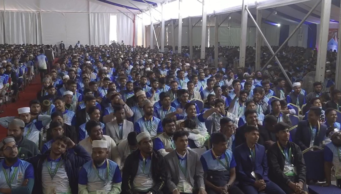 সোহরাওয়ার্দী উদ্যানে সম্মেলনে ইসলামী ছাত্রশিবিরের সদস্যরা।
