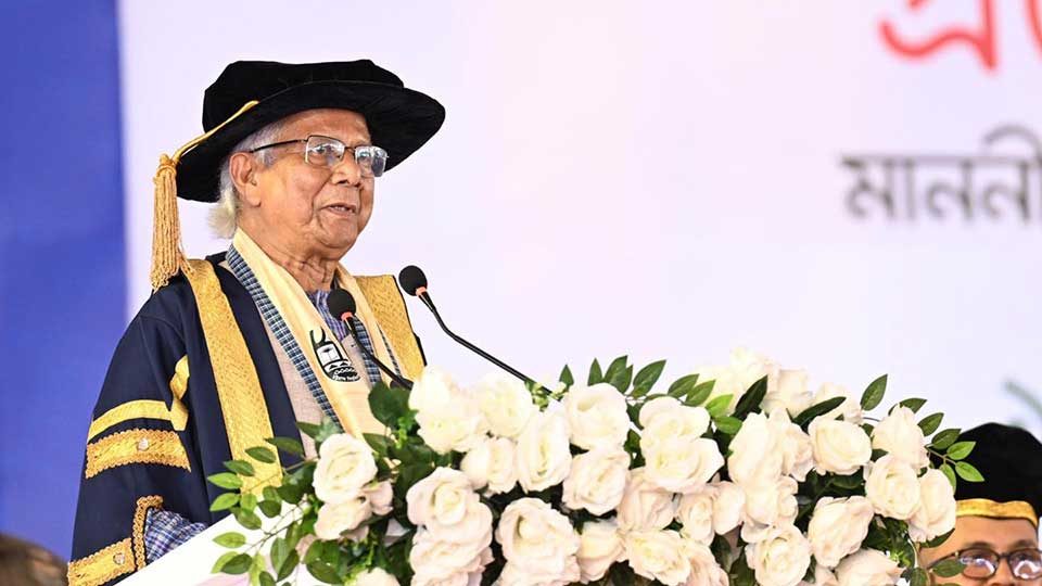 বুধবার চট্টগ্রাম বিশ্ববিদ্যালয়ের পঞ্চম সমাবর্তনে বক্তব্য রাখেন প্রধান উপদেষ্টা অধ্যাপক ড. মুহাম্মদ ইউনূস। ছবি : প্রধান উপদেষ্টার ফেইসবুক
