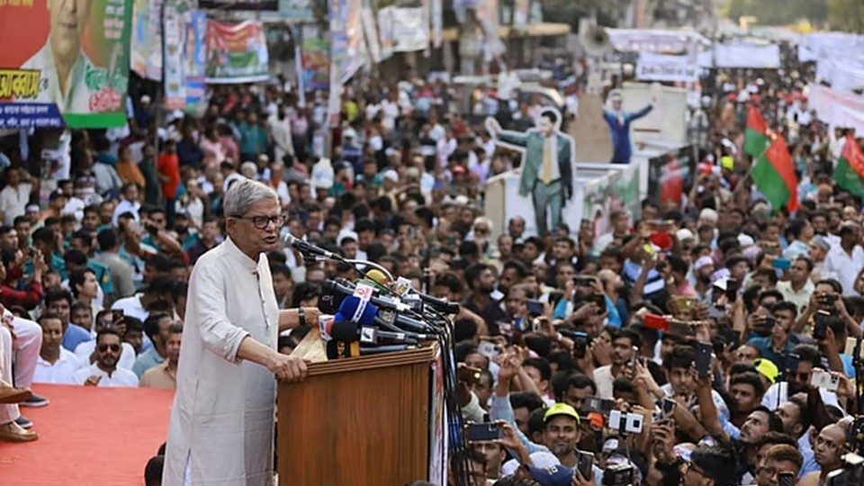 ‘জাতীয় বিপ্লব ও সংহতি দিবস’ উপলক্ষে বিএনপির কেন্দ্রীয় কমিটি এই সমাবেশের আয়োজন করেছে। শুক্রবার বিকালে, নয়াপল্টনে। ছবি : প্রথম আলো