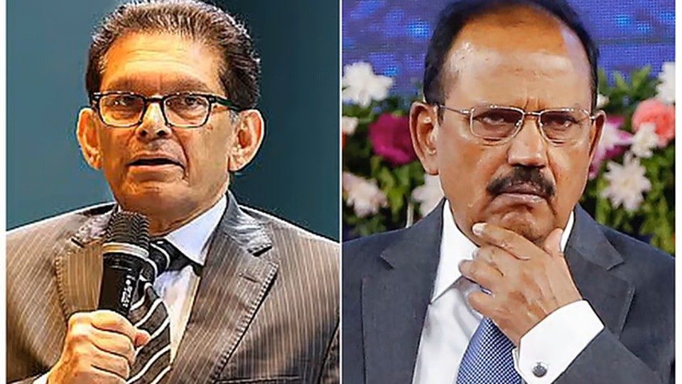 বাংলাদেশের জাতীয় নিরাপত্তা উপদেষ্টা খলিলুর রহমান ও ভারতের জাতীয় নিরাপত্তা উপদেষ্টা অজিত দোভাল। অজিত দোভালের আমন্ত্রণে একটি সম্মেলনে যোগ দিতে দিল্লি সফর করছেন খলিলুর রহমান। ছবি : প্রথম আলো
