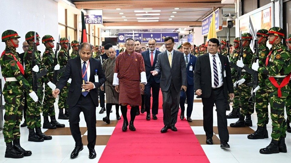 দুই দিনের রাষ্ট্রীয় সফর শেষে ভুটানের প্রধানমন্ত্রী শেরিং তোবগে ঢাকা ত্যাগ করেন। ছবি : প্রধান উপদেষ্টার প্রেস উইং