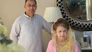 বিএনপি চেয়ারপারসন খালেদা জিয়া ও ভারপ্রাপ্ত চেয়ারম্যান তারেক রহমান। ছবি : তারেক রহমানের ফেইসবুক