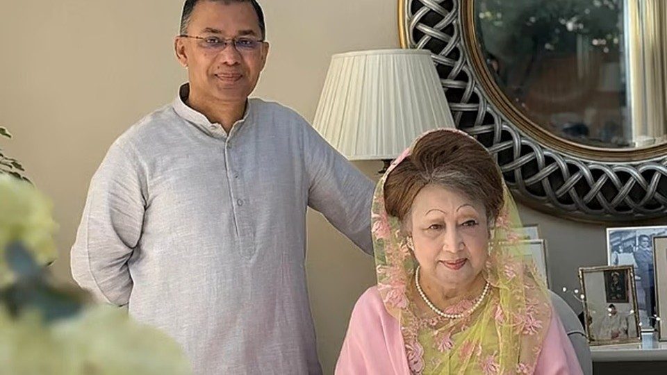 বিএনপি চেয়ারপারসন খালেদা জিয়া ও ভারপ্রাপ্ত চেয়ারম্যান তারেক রহমান। ছবি : তারেক রহমানের ফেইসবুক