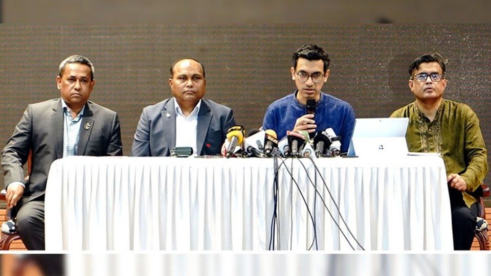 বুধবার রাজধানীর ফরেইন সার্ভিস একাডেমিতে সংবাদ সম্মেলনে বাংলাদেশ বিনিয়োগ উন্নয়ন কর্তৃপক্ষের (বিডা) নির্বাহী চেয়ারম্যান আশিক চৌধুরী। ছবি : বাসস